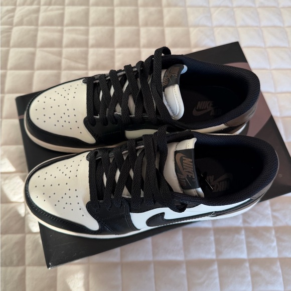 Low top mocha air Jordan 1 - woman’s 7.5 or boys/ men size 6 - Picture 2 of 11